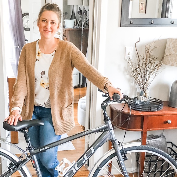 Meet your Posher, Katie - Picture 1 of 1